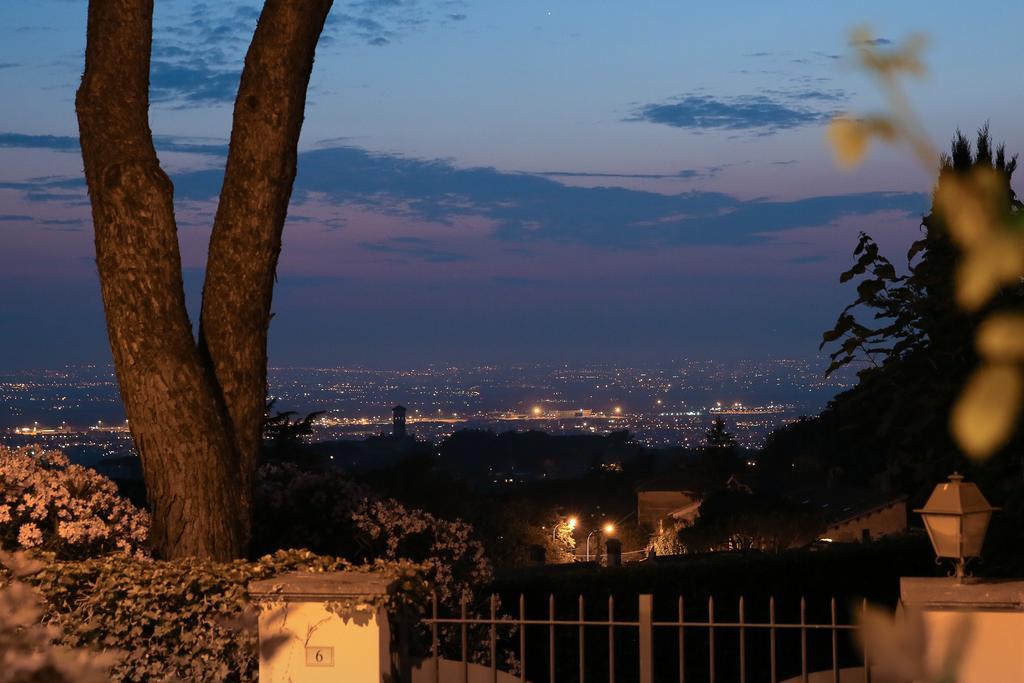 Hotel La Locanda Dei Ciocca Grottaferrata Bagian luar foto